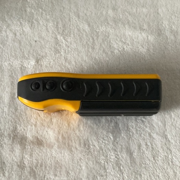 Garmin eTrex Yellow Handheld GPS - Picture 3 of 5